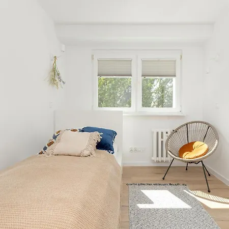 Sloneczny Apartament W Sercu Gdyni By Renters 그디니아